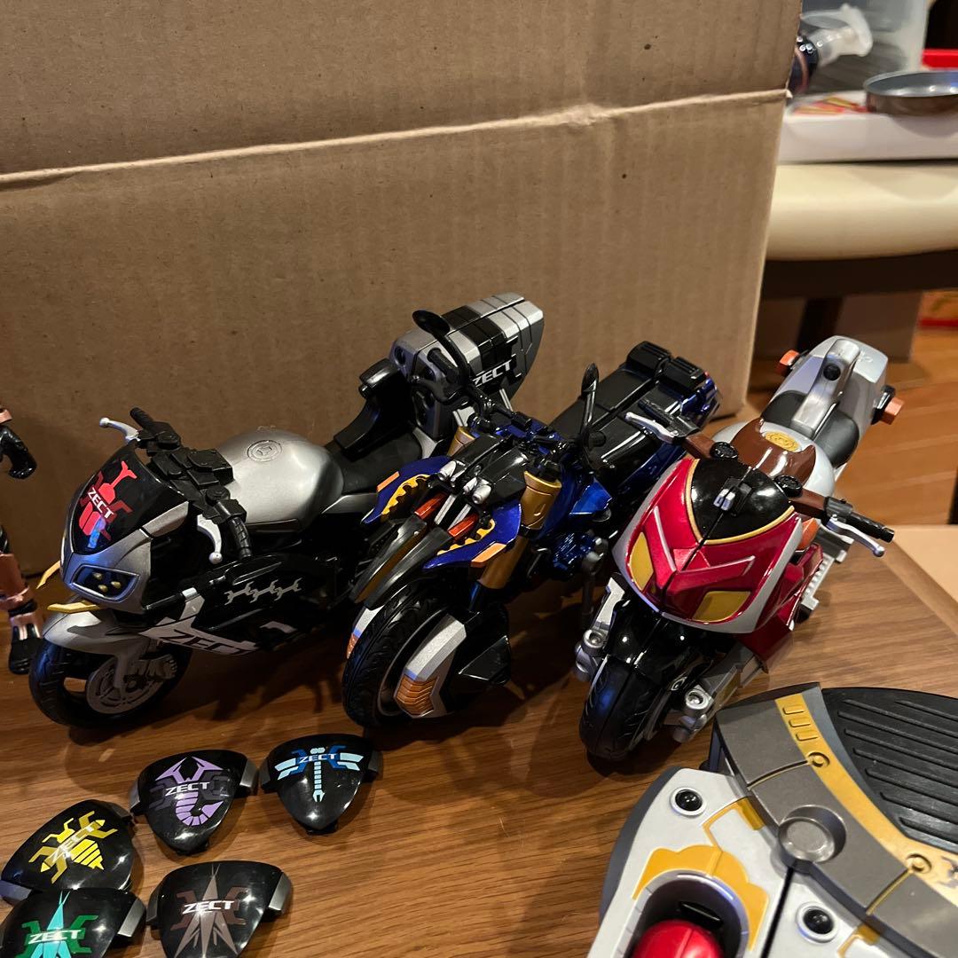 d*9様 絶版　仮面ライダーカブトフィギュアセット 武器付き　バイク付き　説明書