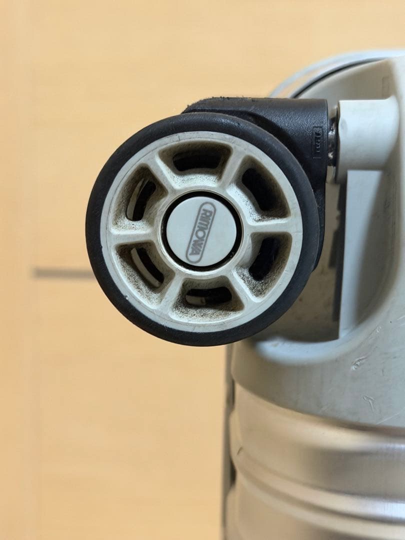 RIMOWA TOPAS 32L 機内持ち込みサイズ 4輪 TSAロック