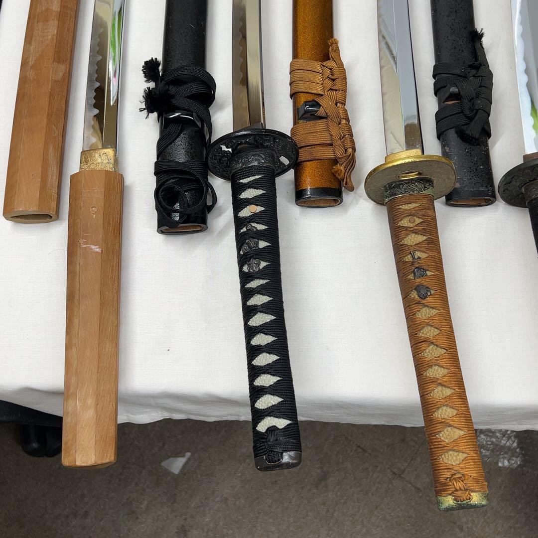 【傷あり】模造刀 8本 まとめ 透かし鍔 太刀 脇差 白鞘 龍 黒鞘 金梨地
