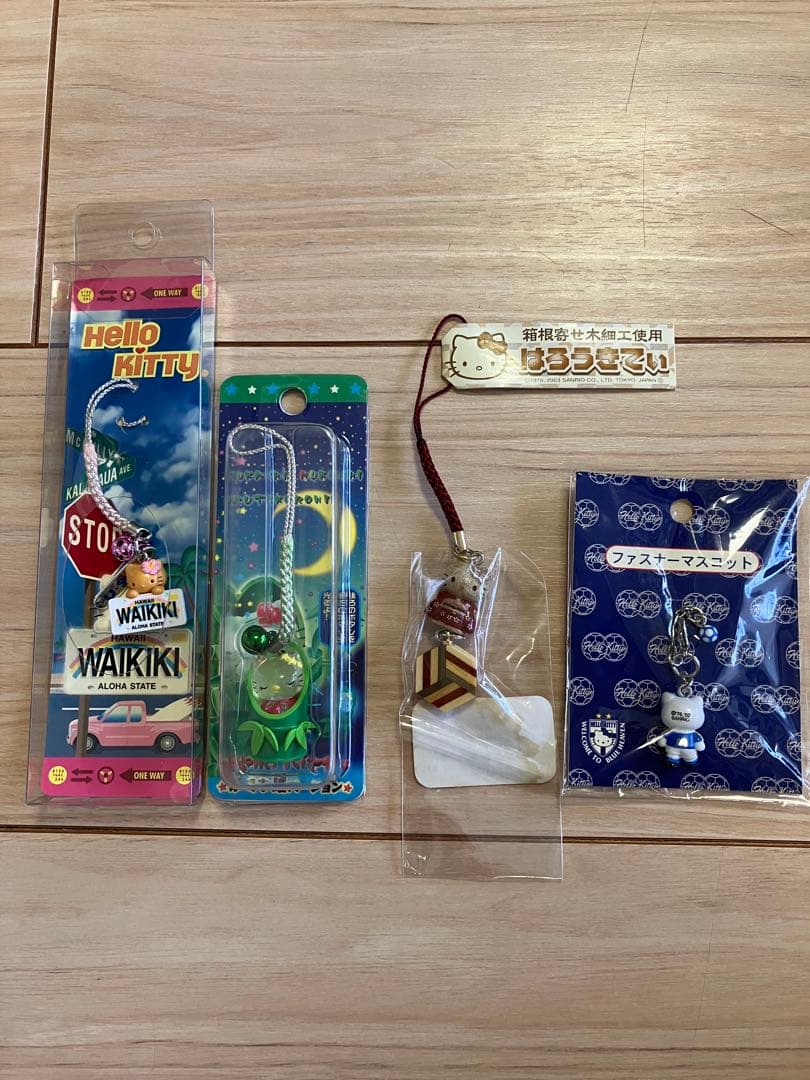 ハローキティ　ご当地キティ　根付け　125個 まとめ