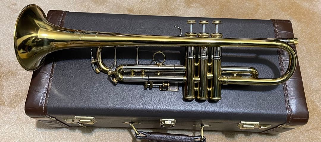 4桁 Bach Stradivarius New Yorkビンテージトランペット