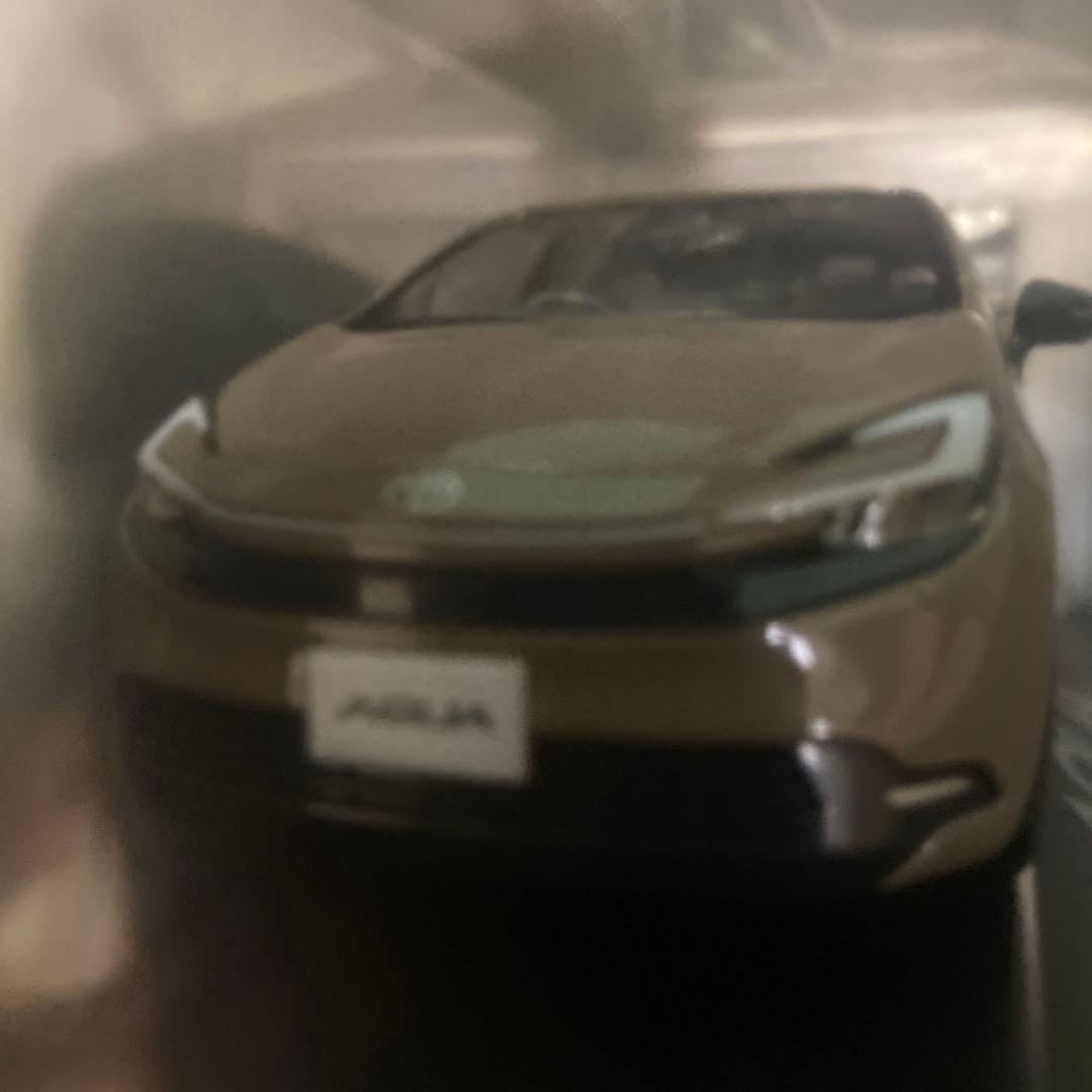 新型アクア　ミニカー　マットバス