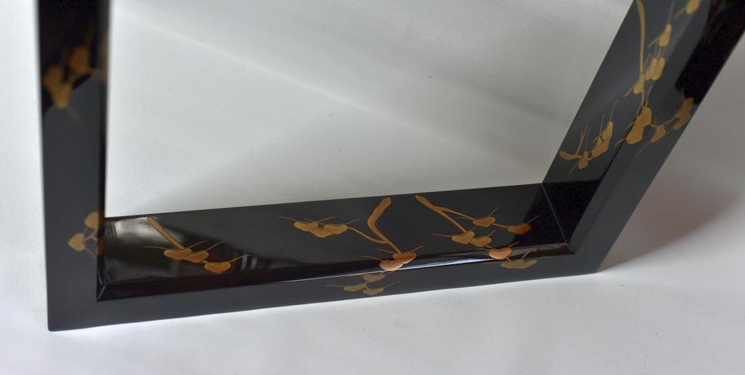 輪島塗信子造　炉縁松柄真塗蒔絵秋　【極上品】囲炉裏、お茶道具／共箱