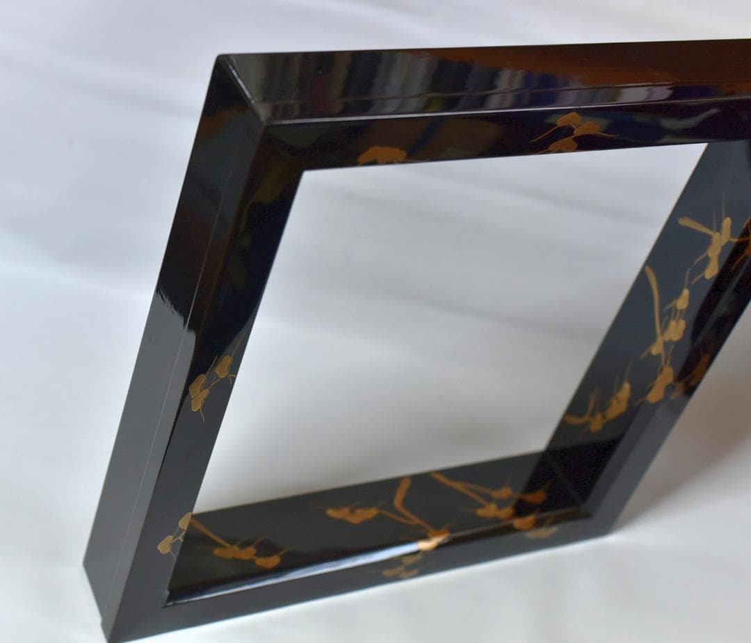 輪島塗信子造　炉縁松柄真塗蒔絵秋　【極上品】囲炉裏、お茶道具／共箱