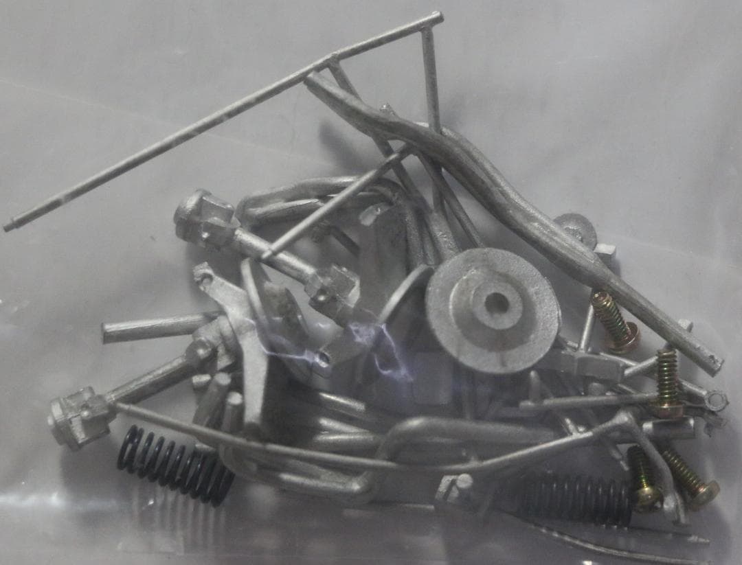 超希少スタジオーＭ製ホンダＦ１（RA２７２改）レジン・メタル組立キット　１／２４