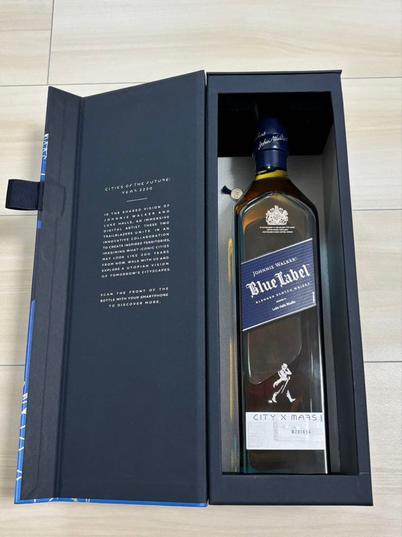 ジョニー・ウォーカーブルーラベル CITY X MARS 2220 限定版 新品