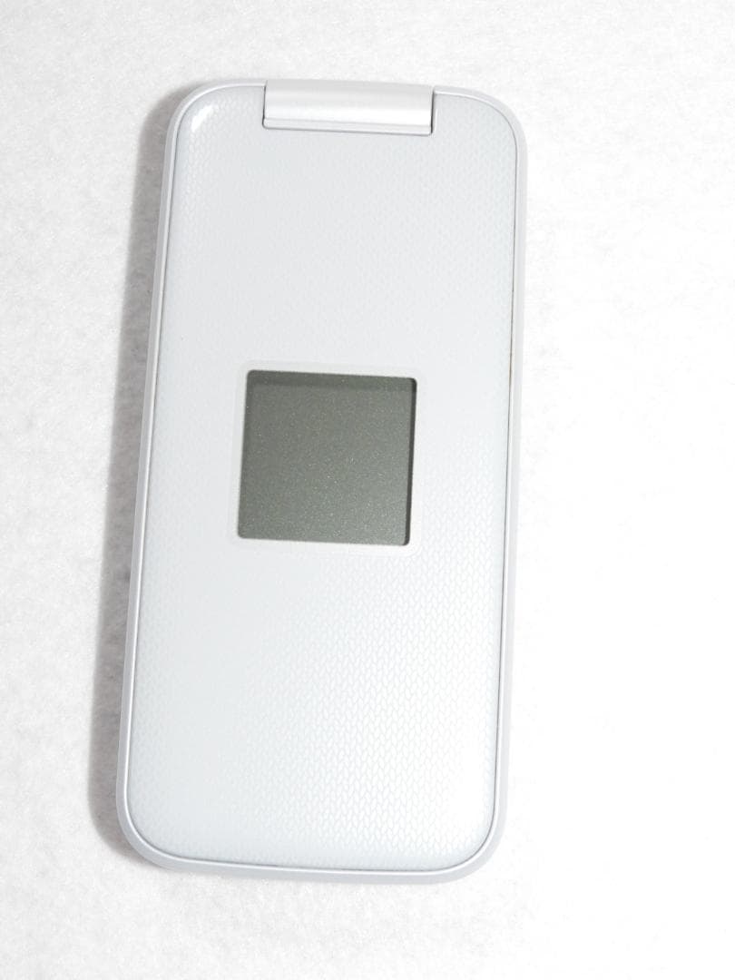 FCNT らくらくホン F-01M ホワイト docomo 4G LTE ガラホ