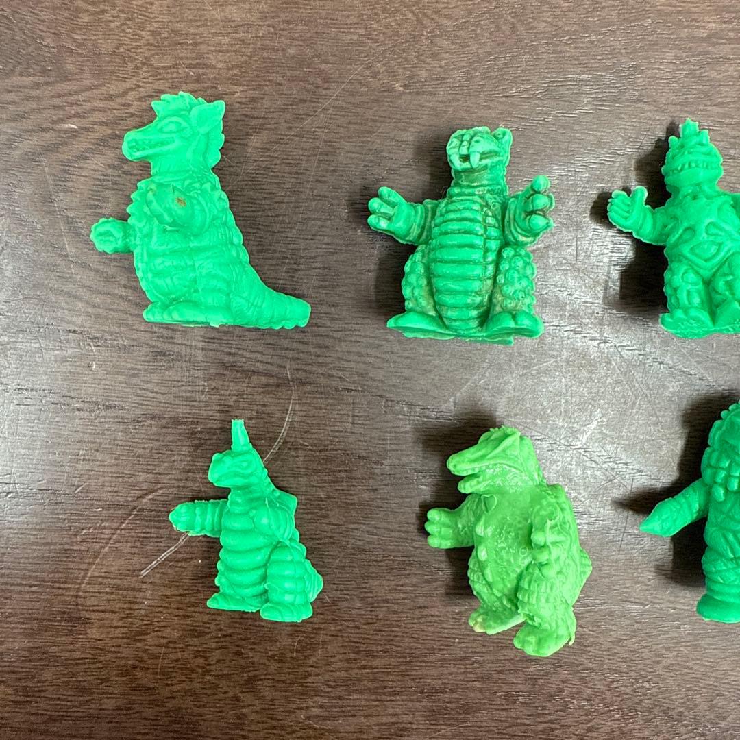 ウルトラマン　怪獣消しゴム　円谷プロ　グリーン　緑