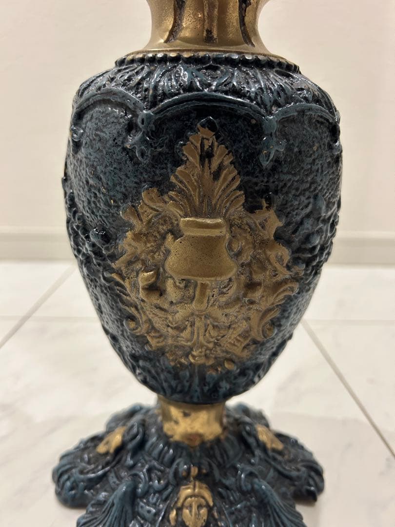 装飾的な金属製花瓶 真鍮製　中古品