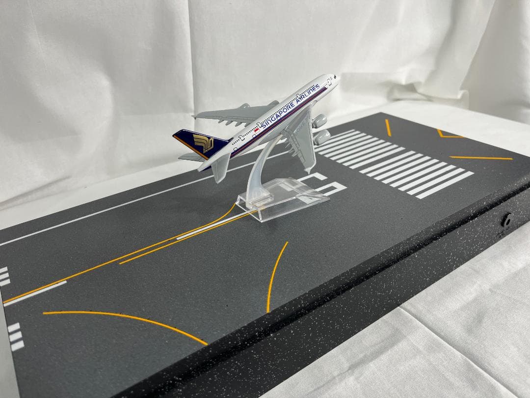 Delta Groove Roteiro1288　羽田空港滑走路再現　1/400