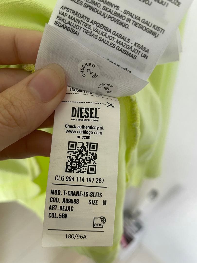 DISEL ロンT ネオンイエロー　蛍光黄色