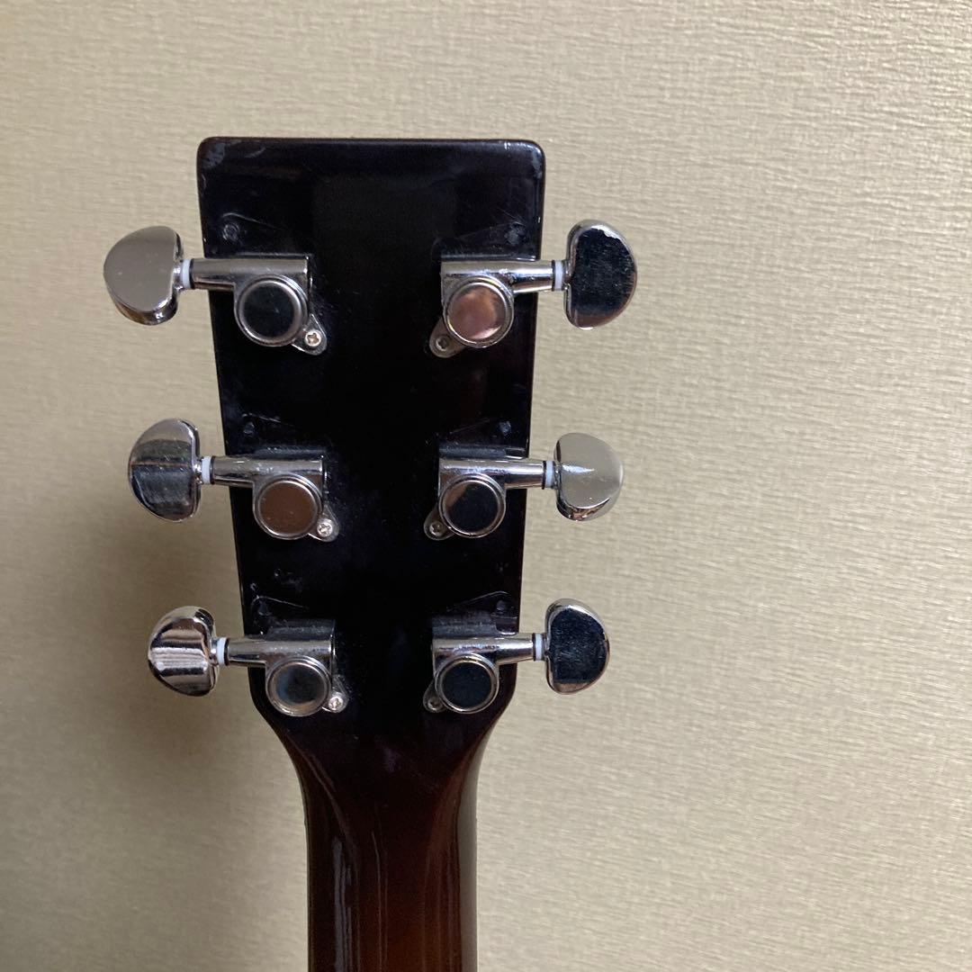 エレアコギター　ギブソンレプリカ　アンプからも音出せます。