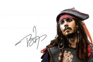 ジョニー・デップ 直筆サイン入り８X10フォト　「パイレーツ・オブ・カリビアン」