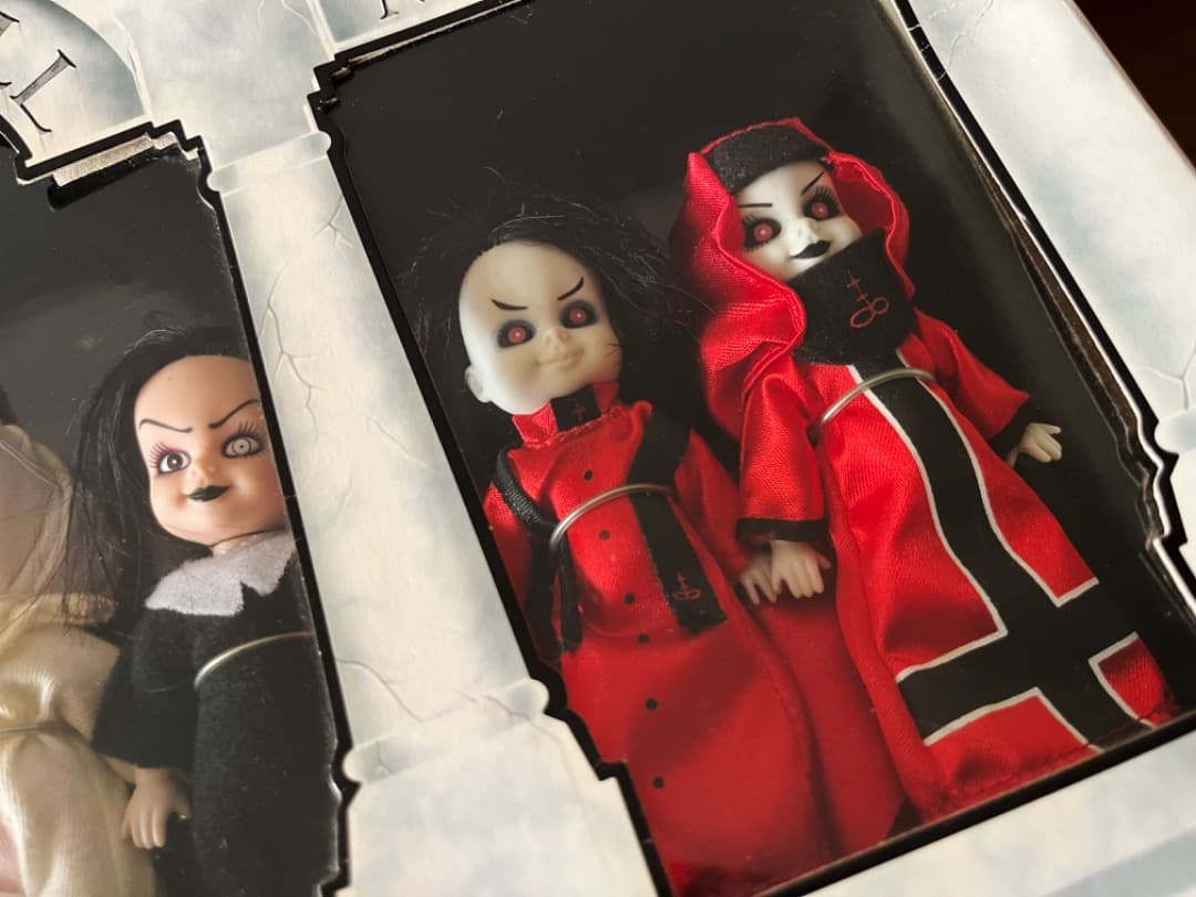 リビングデッドドールズミニ　シリーズ1　霊廟ボックス　7体セット