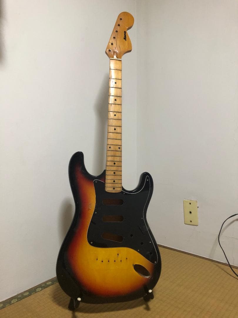 【AXCO】ストラトタイプギター（ハードテイル）