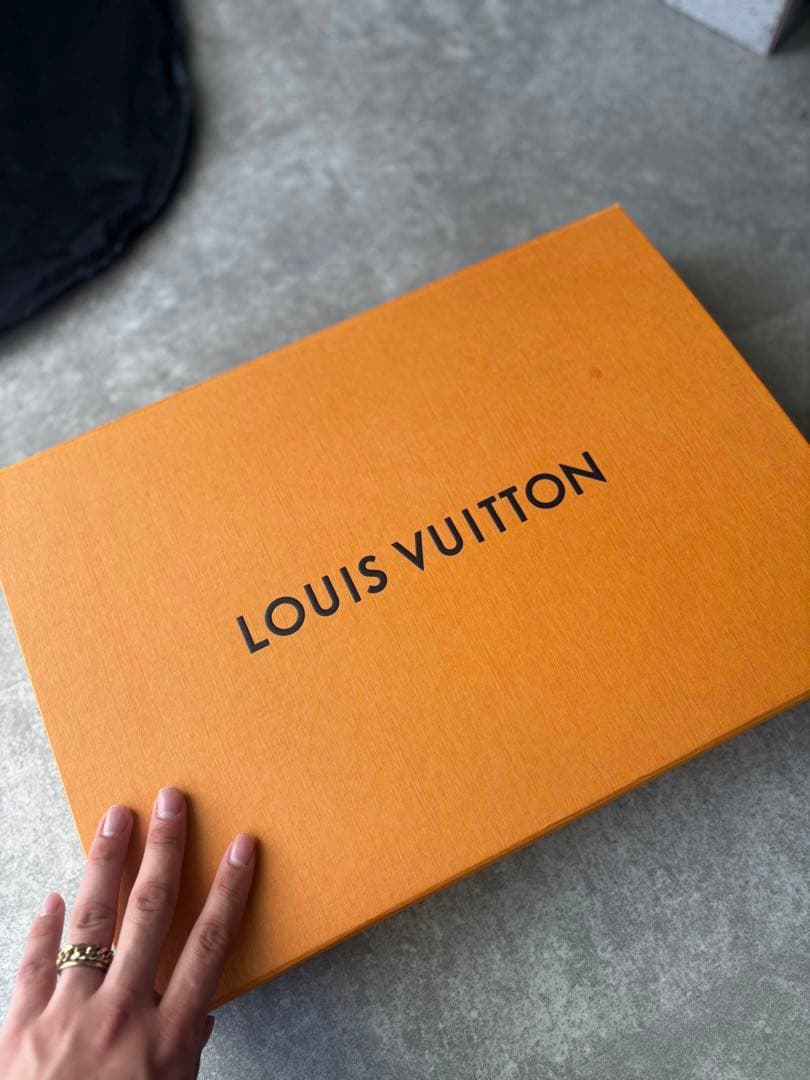 LOUIS VUITTON ルイ・ヴィトン エシャルプロゴマニアレッドマフラー