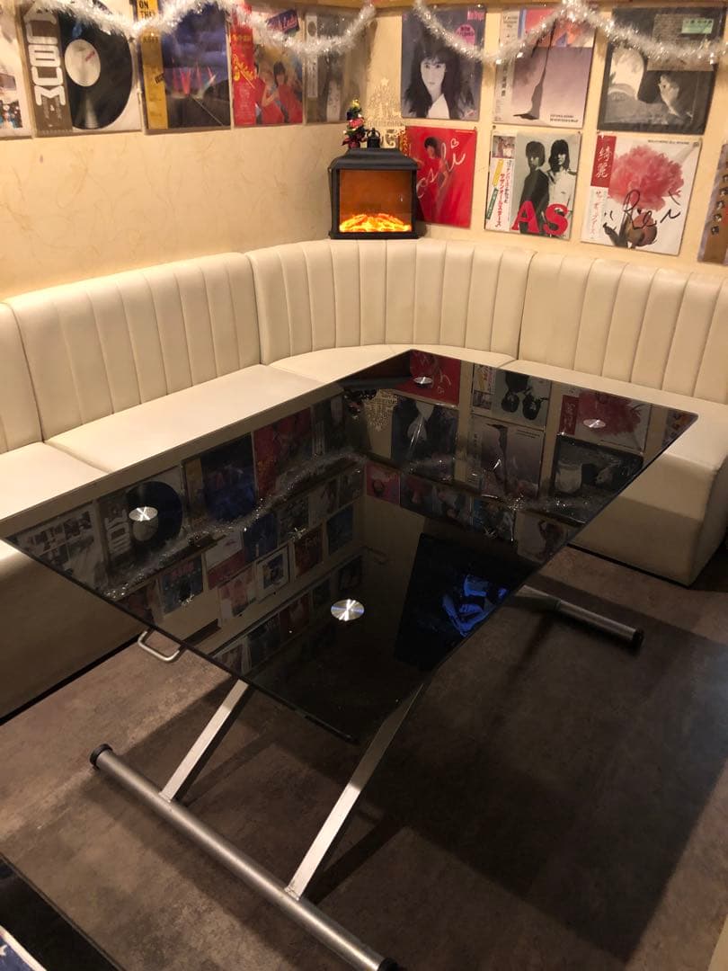 ガラステーブル（ブラック）無段階昇降式25cm〜75cm作業台にもおすすめ