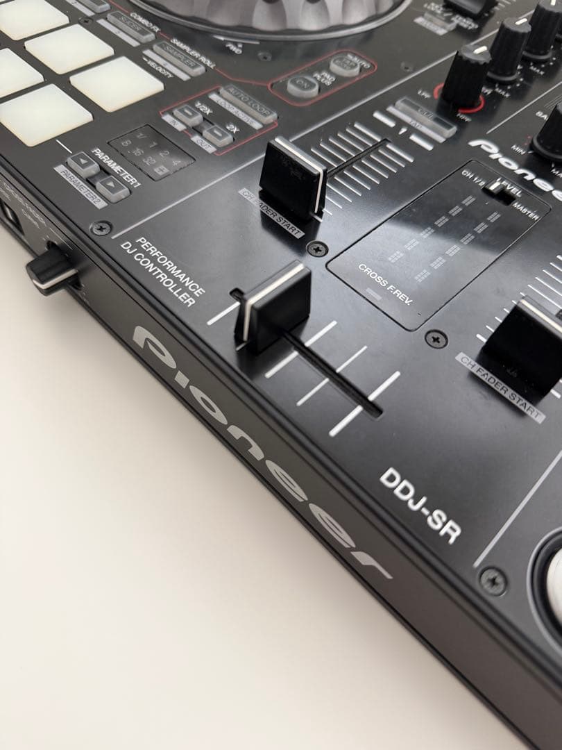 Pioneer DDJ-SR｜動作良好／猫によるツマミ傷あり