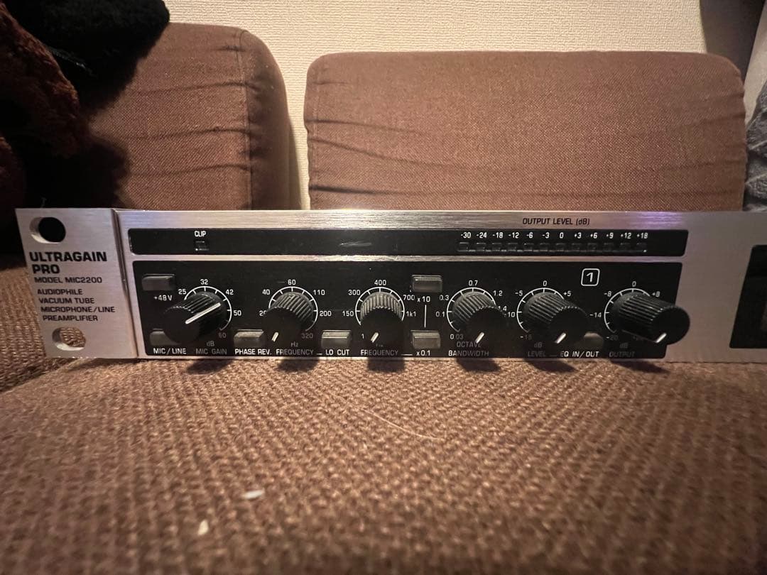 behringer ULTRAGAIN PRO MIC2200 マイクプリアンプ