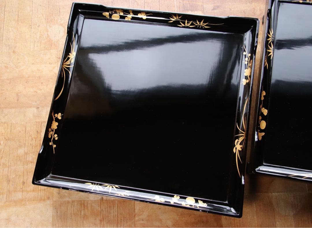 木製　黒塗　四方膳　二客　脚付　四君子　金蒔絵　茶懐石