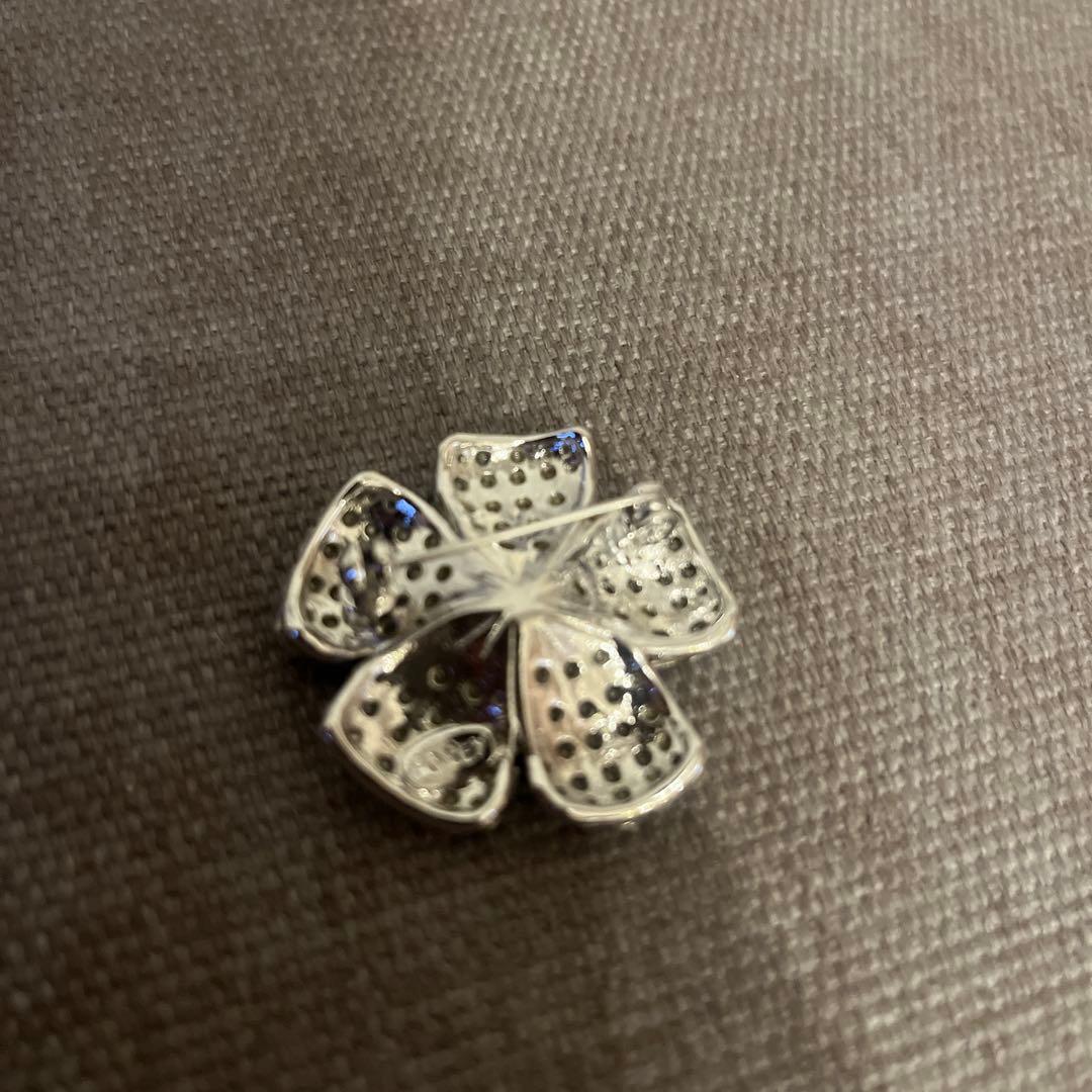 【本日までお値下げ中】 Foxeyお花ブローチ