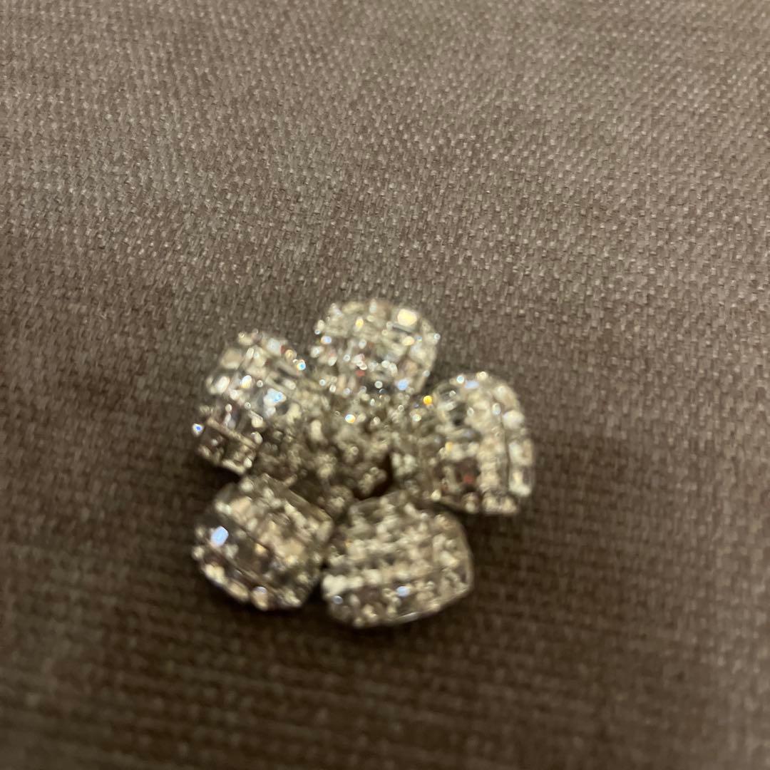 【本日までお値下げ中】 Foxeyお花ブローチ