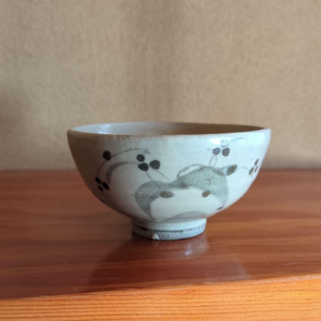 灰色の花模様 陶器ボウル　おわん　直径約10cm初期伊万里　骨董　古美術