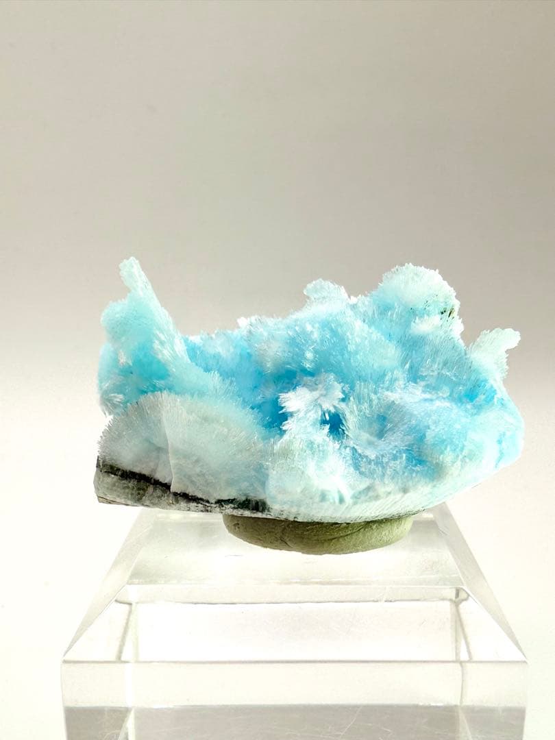 ブルーアラゴナイト　霞石　原石　天然石　鉱物標本　鉱物　石