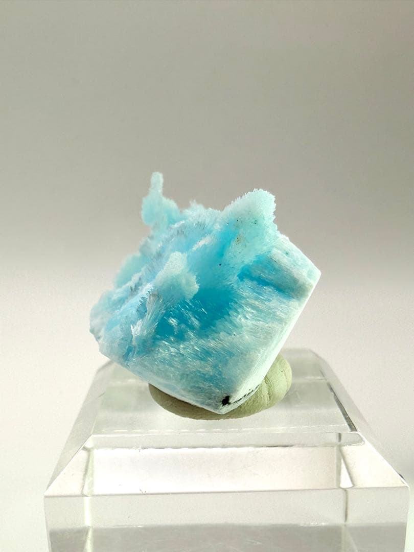 ブルーアラゴナイト　霞石　原石　天然石　鉱物標本　鉱物　石