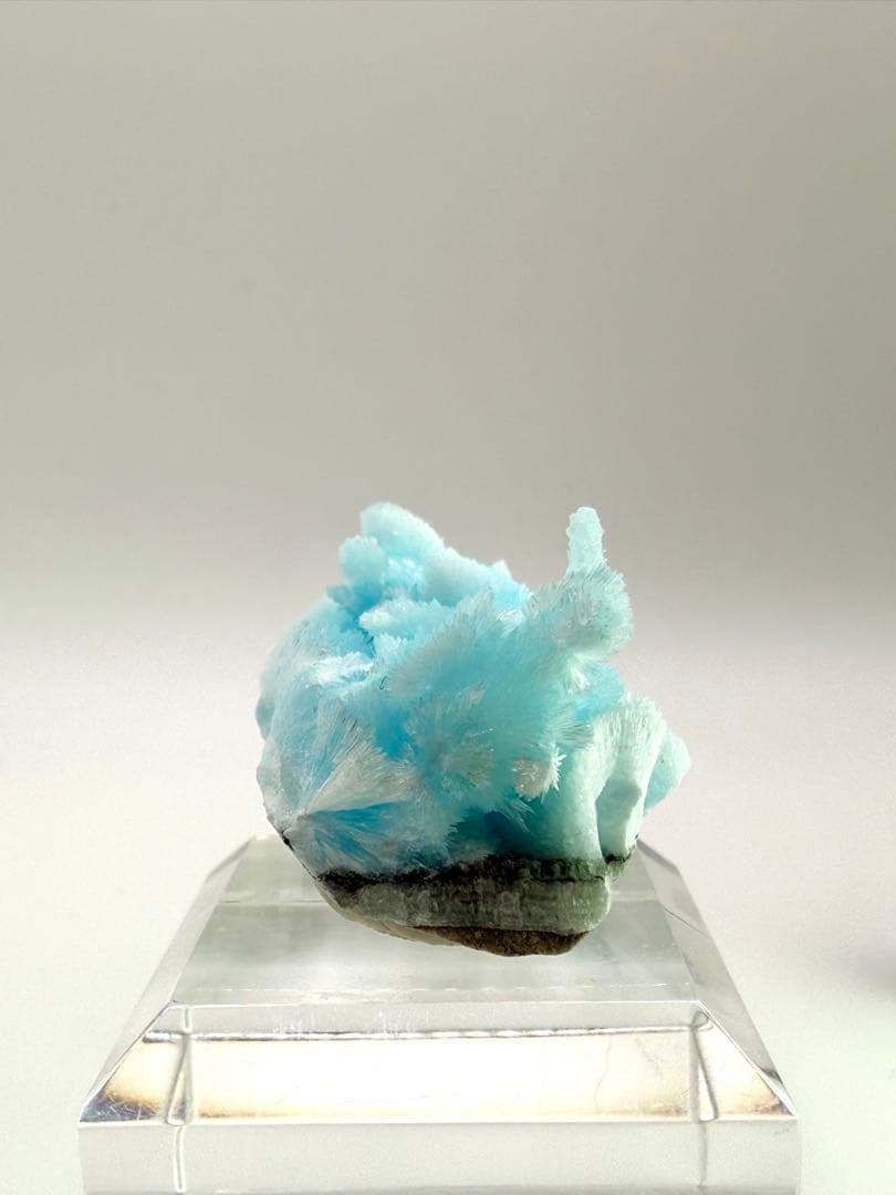 ブルーアラゴナイト　霞石　原石　天然石　鉱物標本　鉱物　石