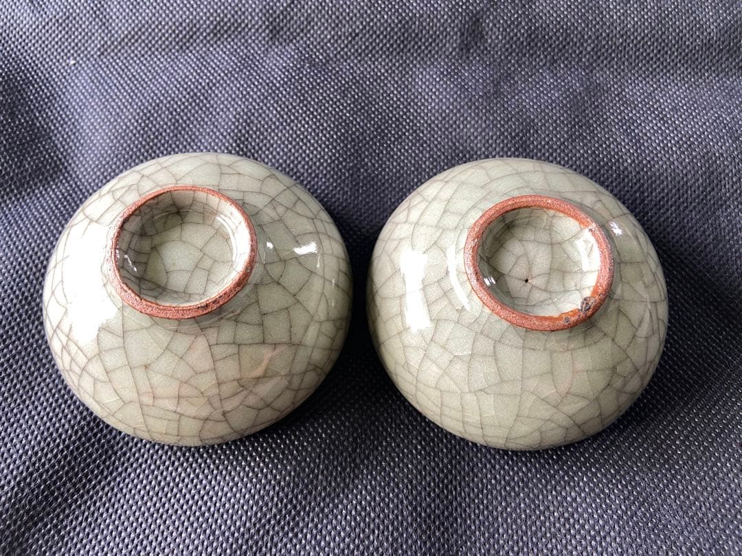 中国古美術品　清の時代　青磁　哥窯　茶盃　2客