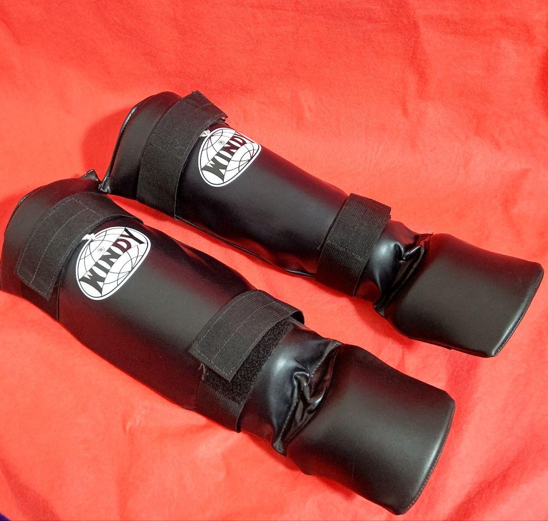 WINDY ボクシンググローブ 16オンス / レガース L セット