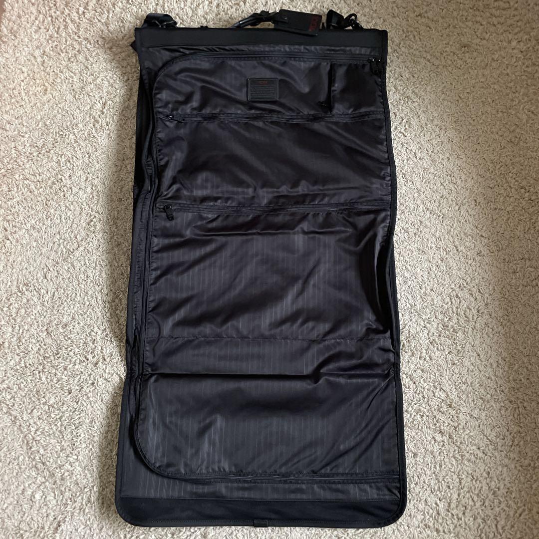 【極美品】TUMI ガーメントバッグ トライフォールド 22133DH ブラック
