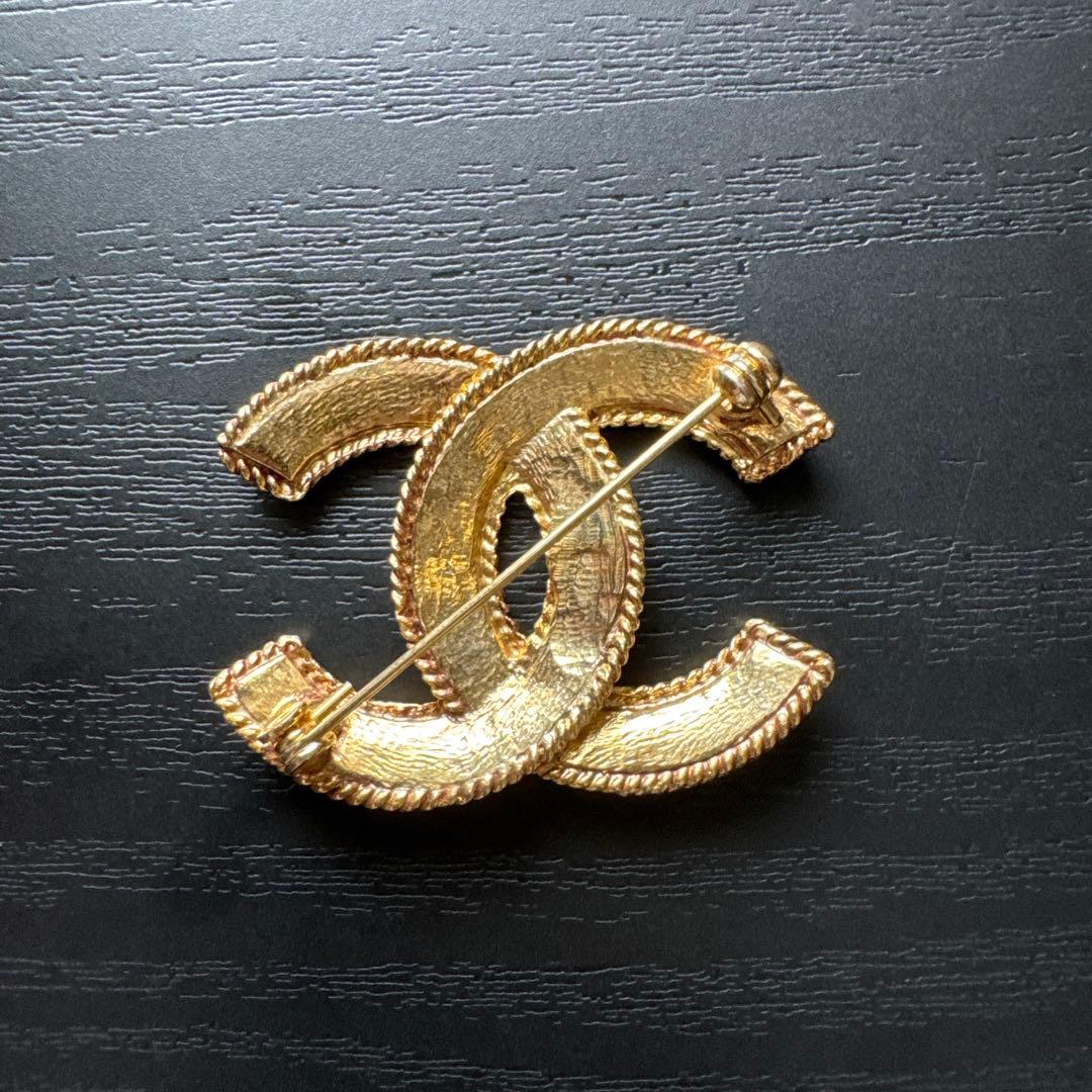 CHANEL ゴールド ブローチ