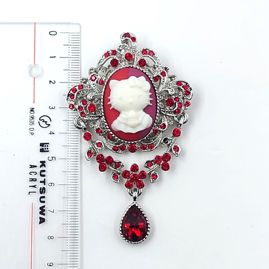 超レア品？ キティちゃん カメオ ブローチ バッジ 全長約8cm