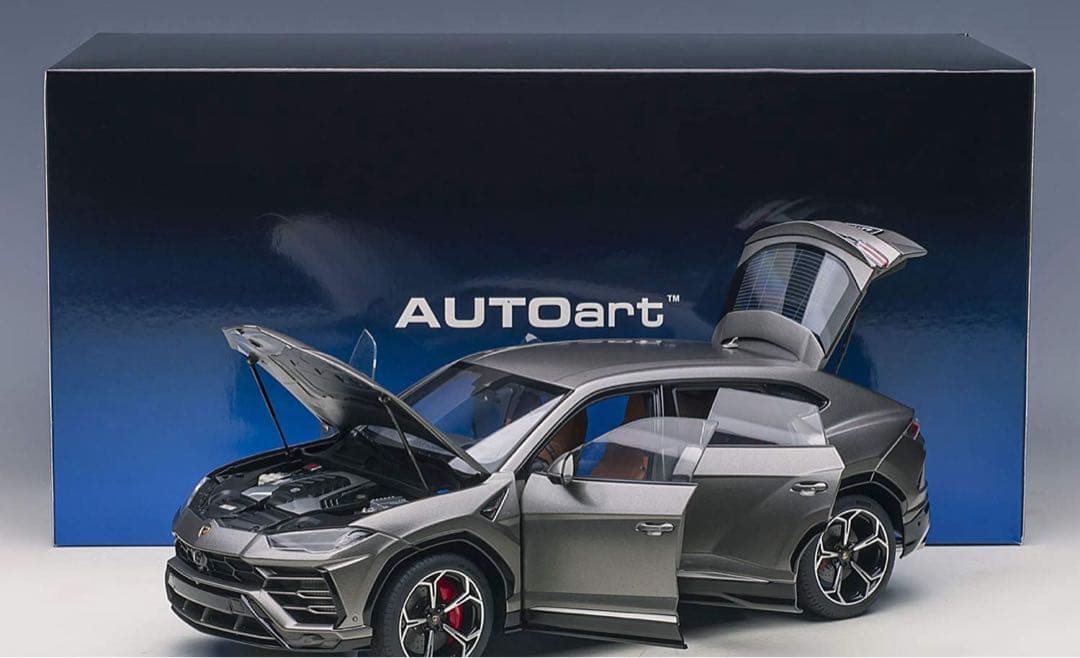 激レア1/18 ランボルギーニウルス模型新品早い者勝ち