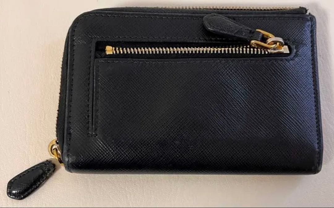 PRADA ブラック レザー ケース