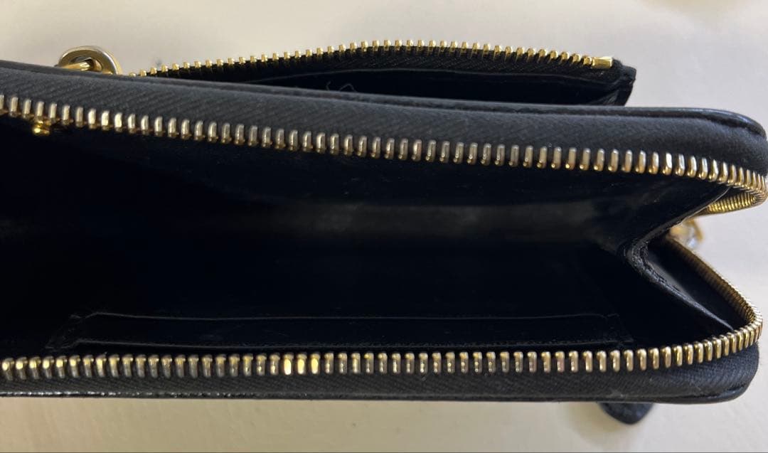 PRADA ブラック レザー ケース