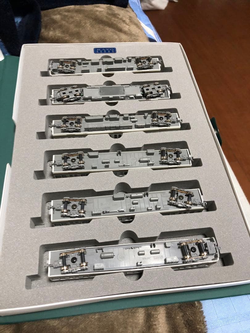 KATO 221系 直流近郊形電車 室内灯付き