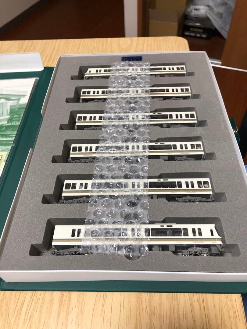 KATO 221系 直流近郊形電車 室内灯付き