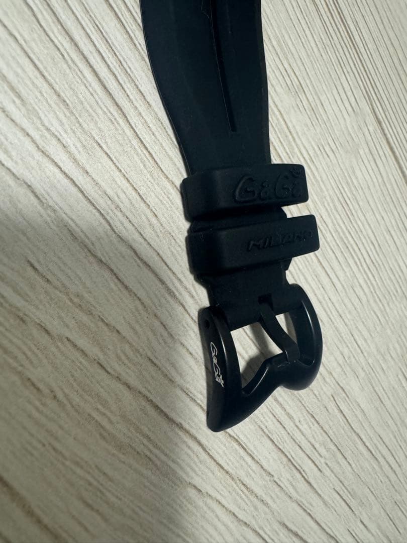 GaGa Milano ブラックラバーベルト　手巻き式