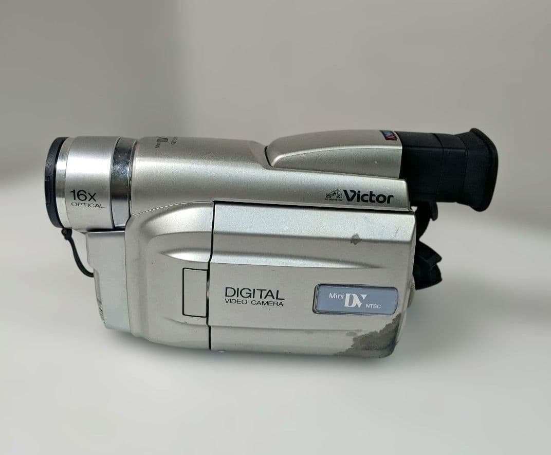 SONY　DCR-TRV10 Victor GR-DVA1 ビデオカメラ