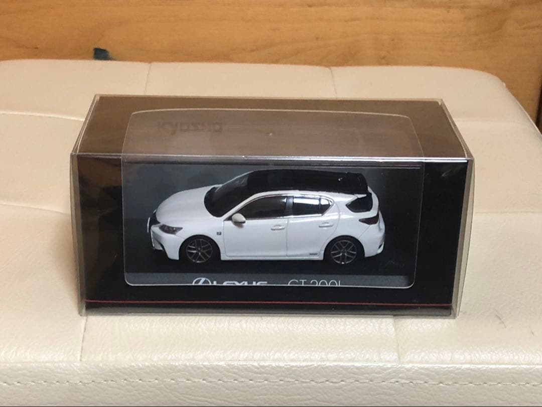 京商　Lexus CT200h Fスポーツ ミニカー 1/43