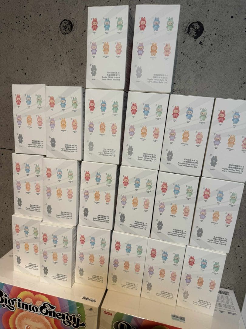 【ラスト！正規品・未開封】Labubu Big into Energy 20箱