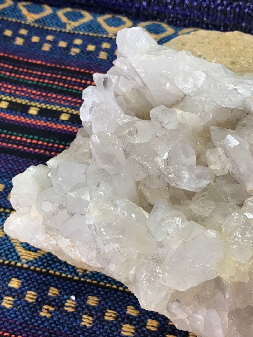 ◉マダガスカル産【母岩付き水晶/クリスタルクラスター】約2200g/2Z23pk