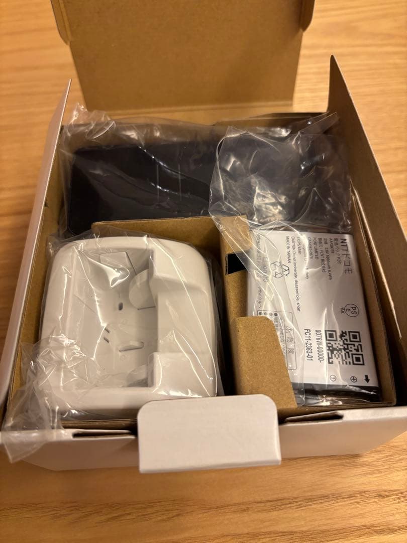 新品未使用 arrows ケータイ ベーシック F-41C ネイビー