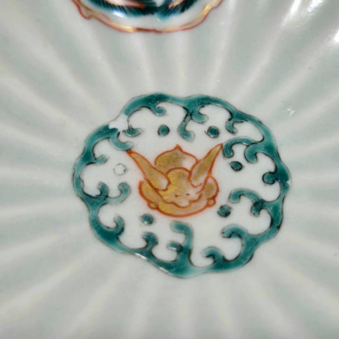M-1259 古伊万里色絵　波兎とふくら雀紋様青磁　菊花皿