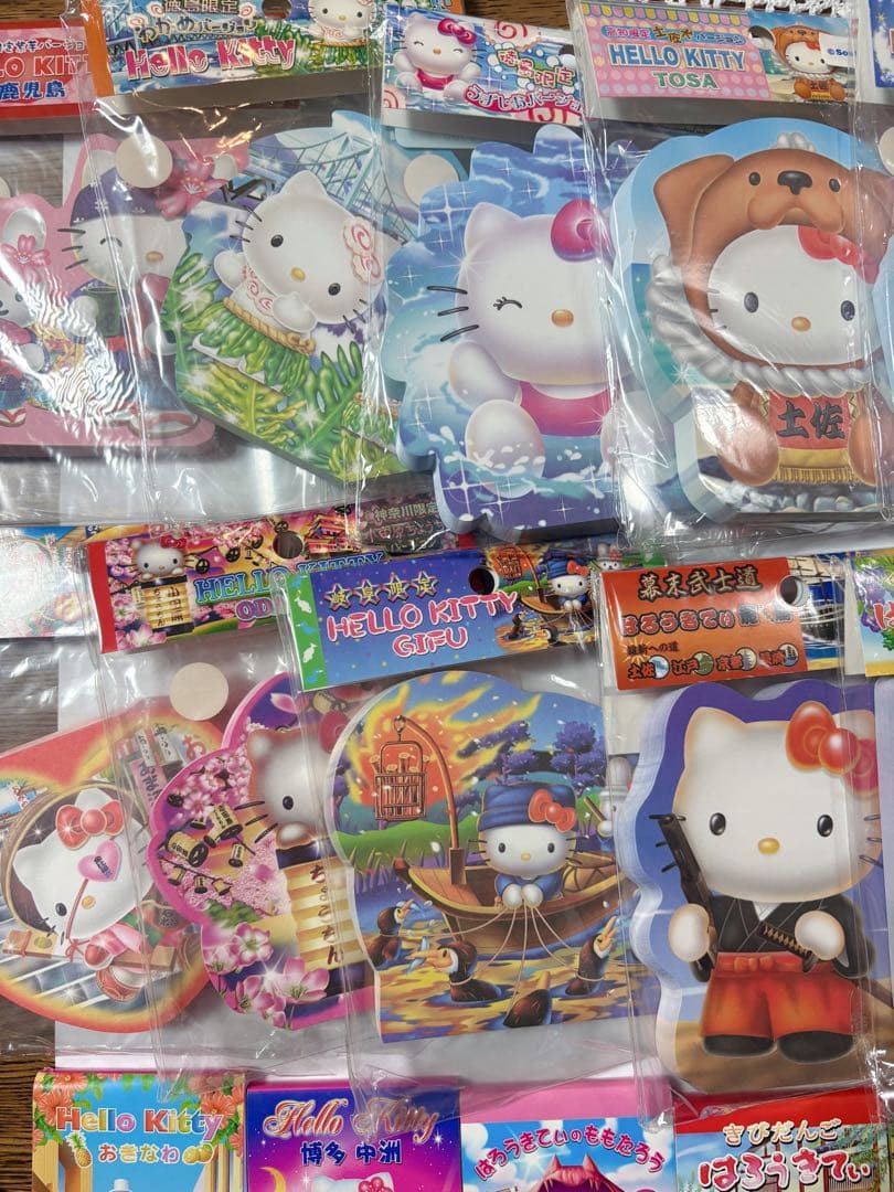 ハローキティ ご当地メモ帳 18点