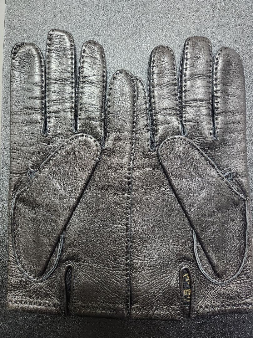 HERMESレザー 手袋 黒 バックル付き