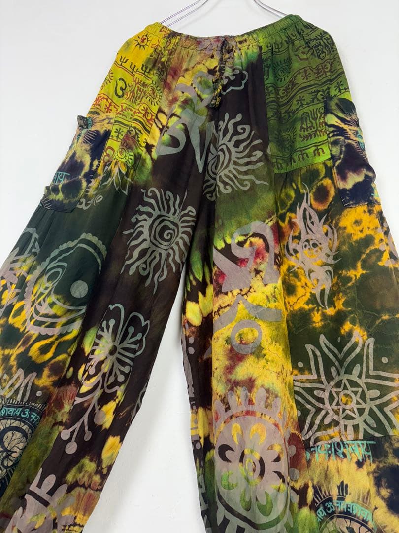 【新品】レーヨンアラジンパンツ　ヒンディー文字　タイダイ染め　F370